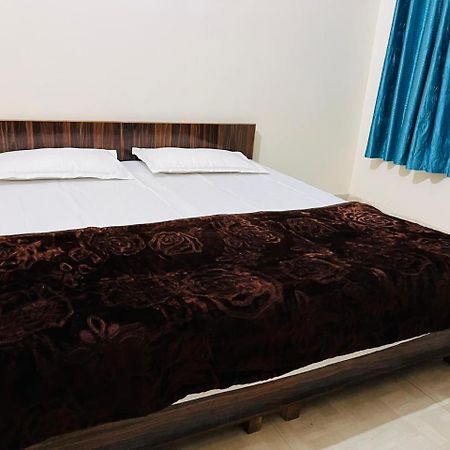 Hotel Kaushik Bhawan Rishīkesh Zewnętrze zdjęcie