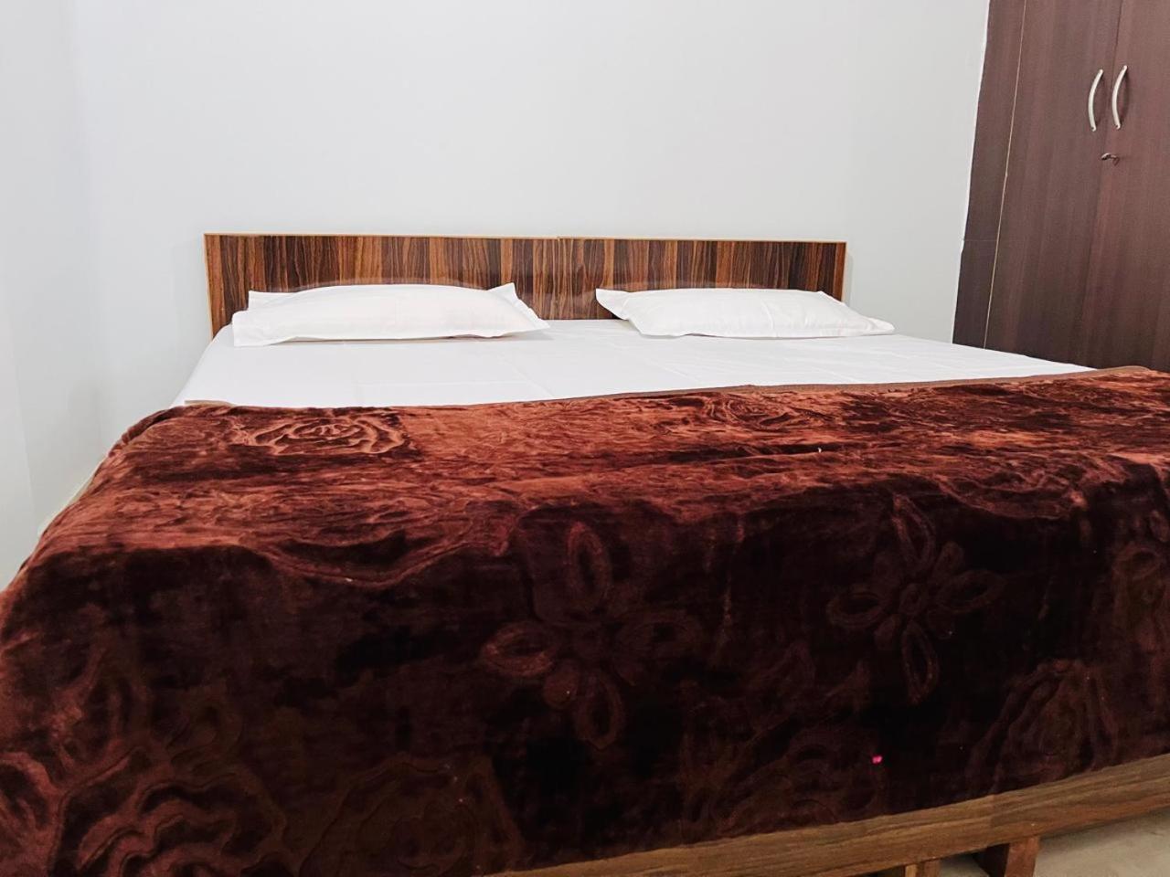 Hotel Kaushik Bhawan Rishīkesh Zewnętrze zdjęcie