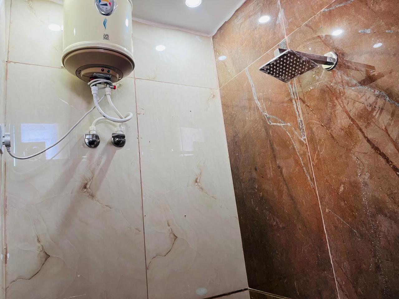 Hotel Kaushik Bhawan Rishīkesh Zewnętrze zdjęcie